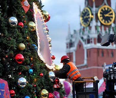 Монтаж больших ёлок во Владивостоке